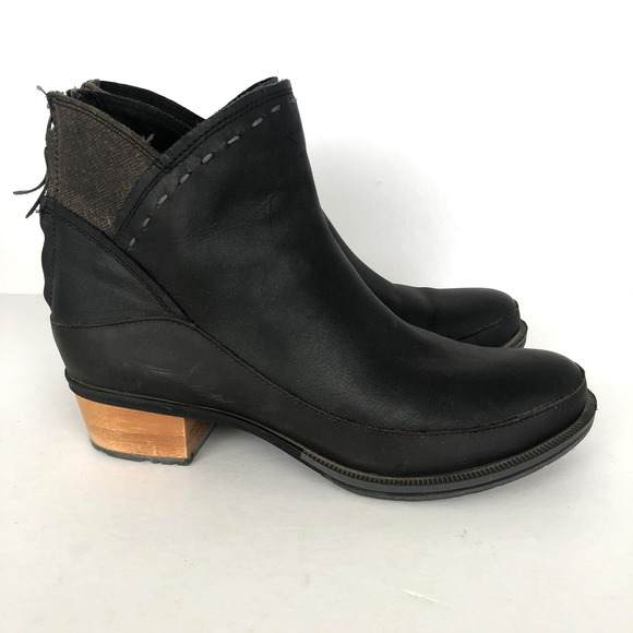 CHACO Fossil Ankle Boots Women’s 7.5 Black Leather Tassel Back Zip Stacked Heel - Picture 3 of 16